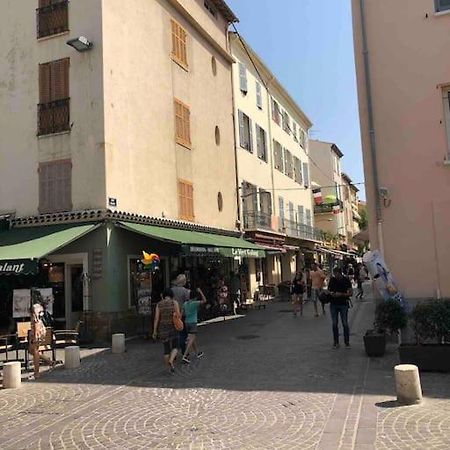 Old Antibes, One Bed App, In Front Of The Port! Lejlighed Eksteriør billede
